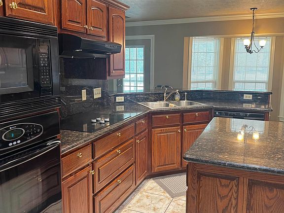 4th image of 10520 Sherwood Dr