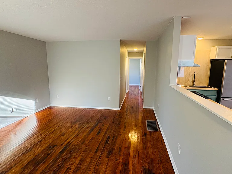 173 Meadows Dr — Photo 2