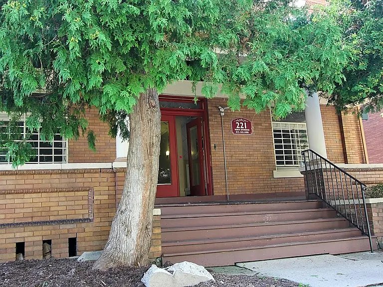 Exterior - Entryway