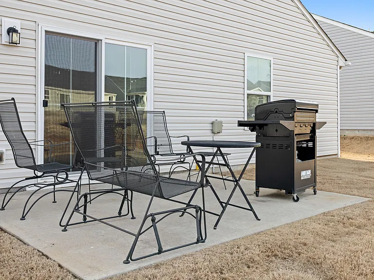 689 Hardwood Dr — Photo 5