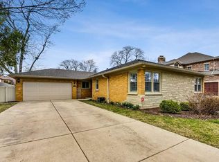 1422 E Marcus Ct, Park Ridge, IL 60068