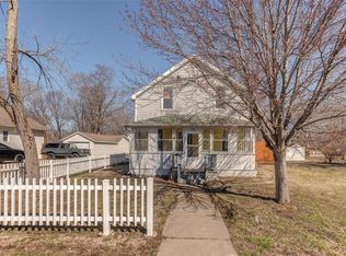 211 E Center St, Brighton, IL 62012