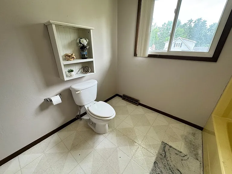 1815 Alden Ave — Photo 28