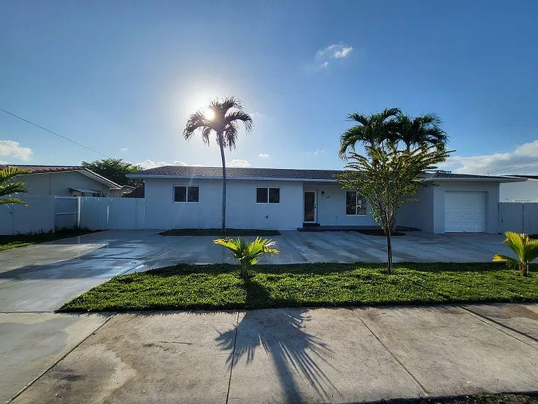 3300 SW 127th Ave — Photo 3