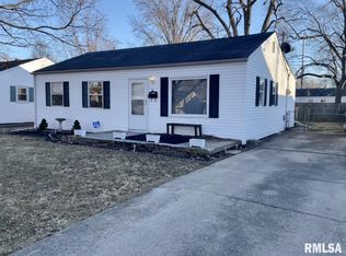 10 Todd Ln, Springfield, IL 62702