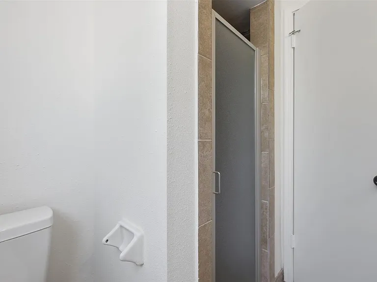 3930 Cypress Hill Dr — Photo 21