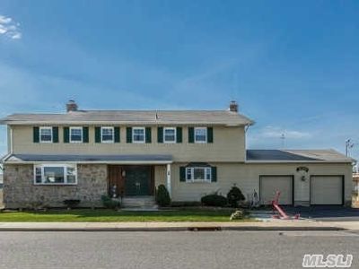 230 Meister Blvd, Freeport, NY, 11520