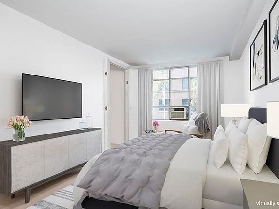 4th image of 24 W 55th St APT 2E