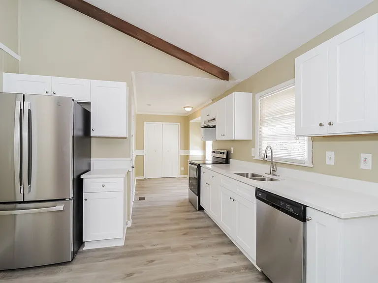 375 N Hickory Ln — Photo 8