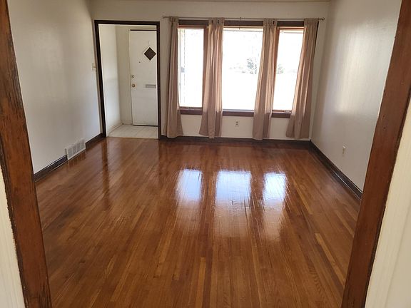 From Dining area to front Entrance