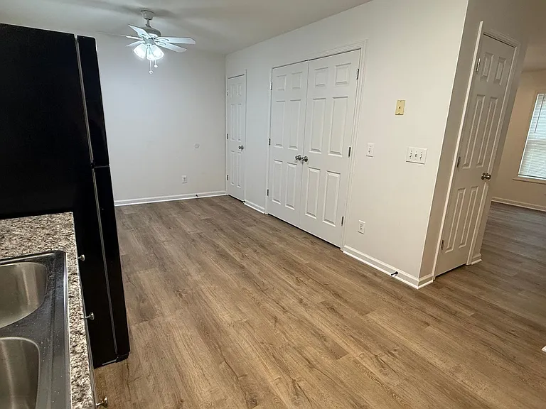 160 2nd St #110 — Photo 18