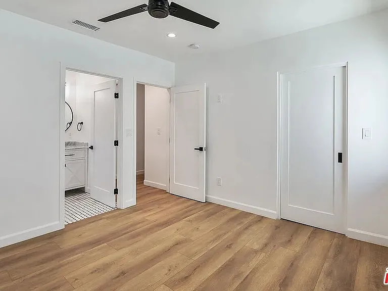 820 N Genesee Ave — Photo 7
