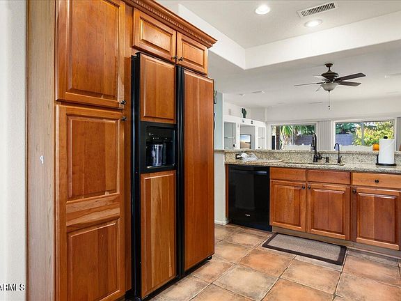 3rd image of 16142 W MONTOYA Drive