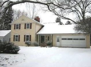 21235 Lake Rd, Rocky River, OH 44116
