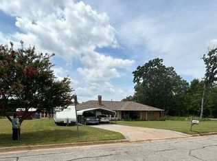 1046 Thatcher St, Denison, TX 75020