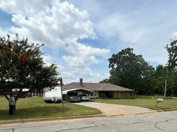 1046 Thatcher St, Denison, TX 75020
