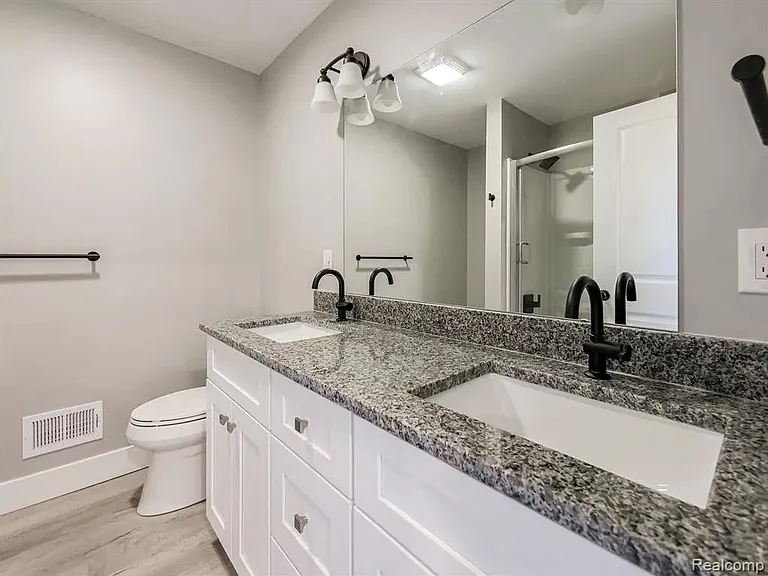 311 Longspur Ln — Photo 9