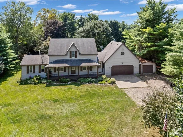 2055 Broker Rd, Lapeer, MI 48446