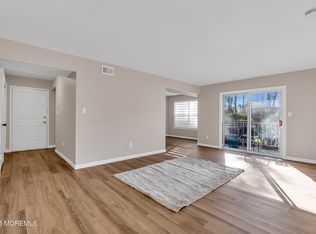 33 Diane Dr, Tinton Falls, NJ 07753
