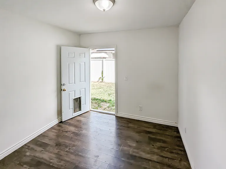 6616 Gaviota Ave — Photo 4