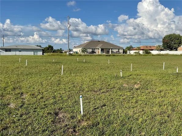 1805 NE 17th St, Cape Coral, FL 33909