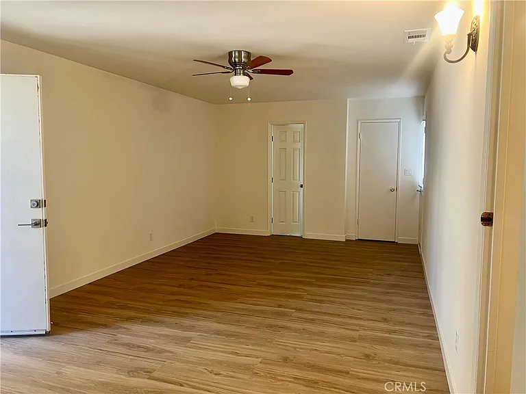 205 S 7th St — Photo 13