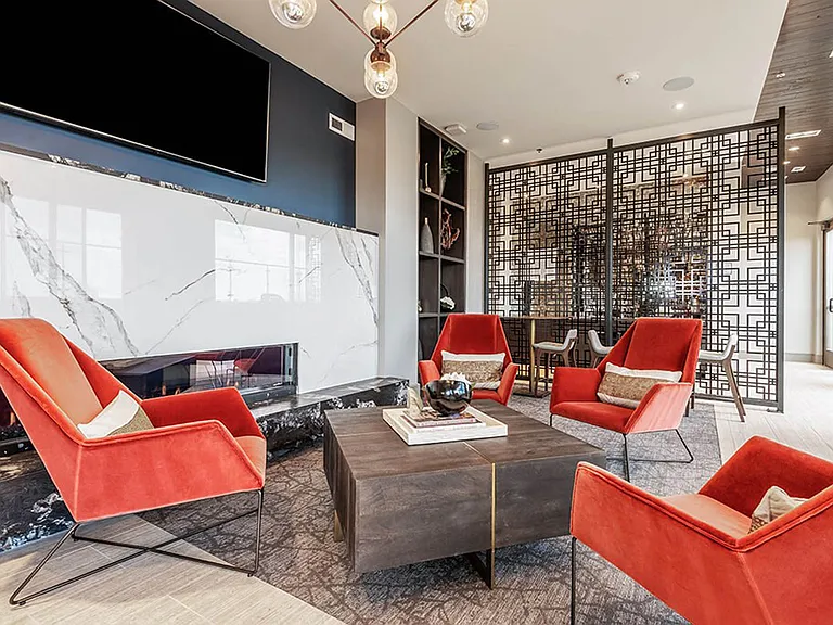 Luxe at Mile High — Photo 7
