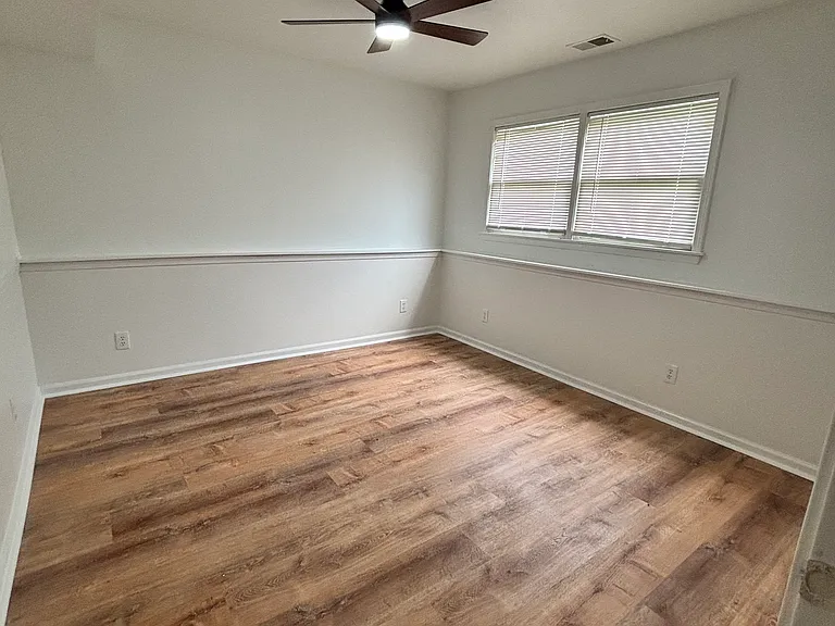 16765 Valley Forge Ln — Photo 3