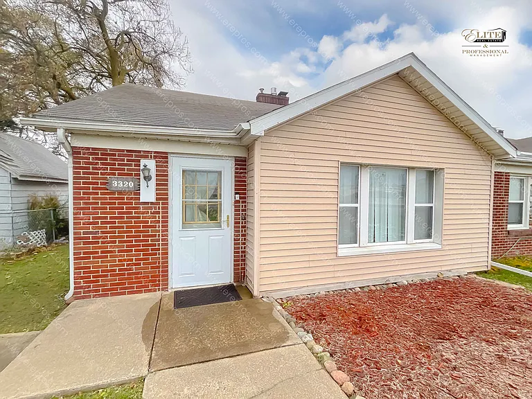 3320 E Genesee Ave — Photo 1