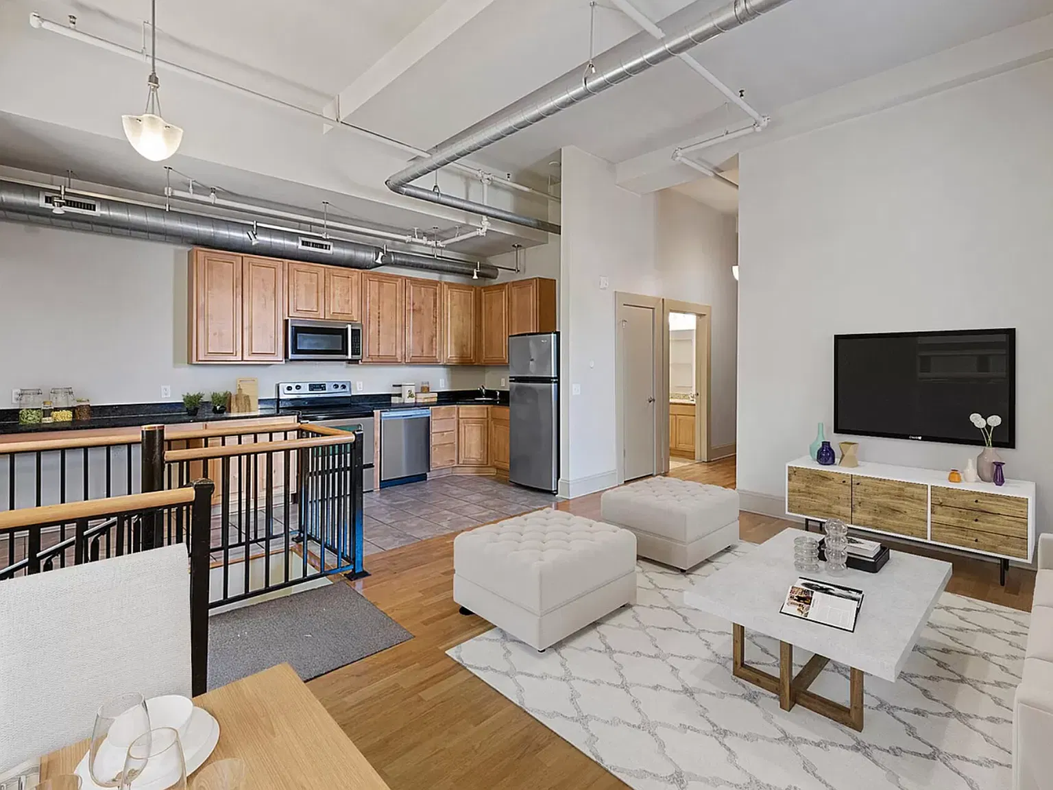 1 bed, 1.5 bath, 1150 sqft, $1,215 — Photo 4