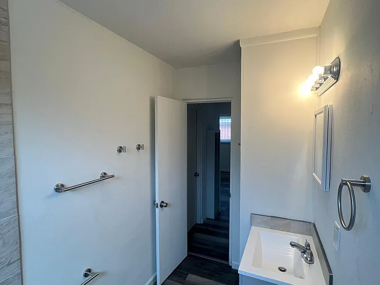 1029 Louisiana Blvd SE #C — Photo 17