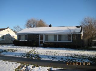 9949 Elm Circle Dr, Oak Lawn, IL 60453