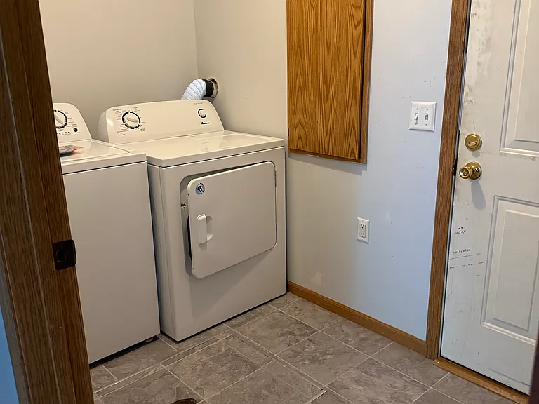 515 Stokes Dr — Photo 6