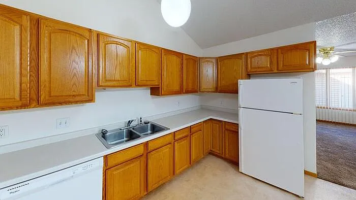 2 bed, 2.0 bath, $1,350 — Photo 2