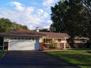 3571 Shelburne Dr, Rockford, IL 61109
