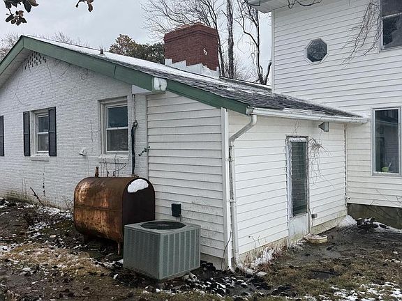 5th image of 136 Bay Dr