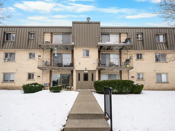 575 Fairway View Dr APT 3E, Wheeling, IL 60090