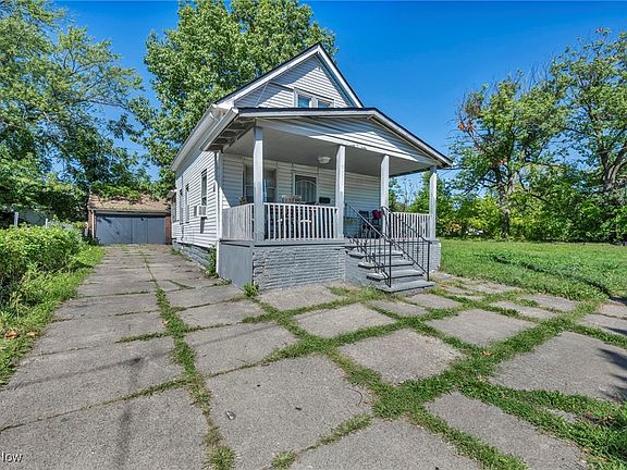 3rd image of 13901 Durkee Ave
