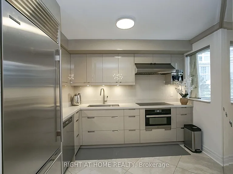 2119 Lake Shore Blvd W #217 — Photo 18