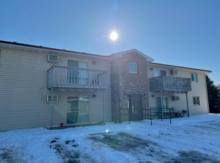 1605 Redwood Dr #104, Hudson, WI 54016