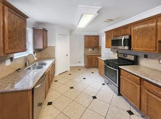 10215 Altmor Ln, Houston, TX 77075