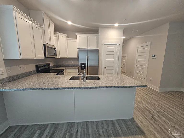 9433 Nature Creek Ln — Photo 8