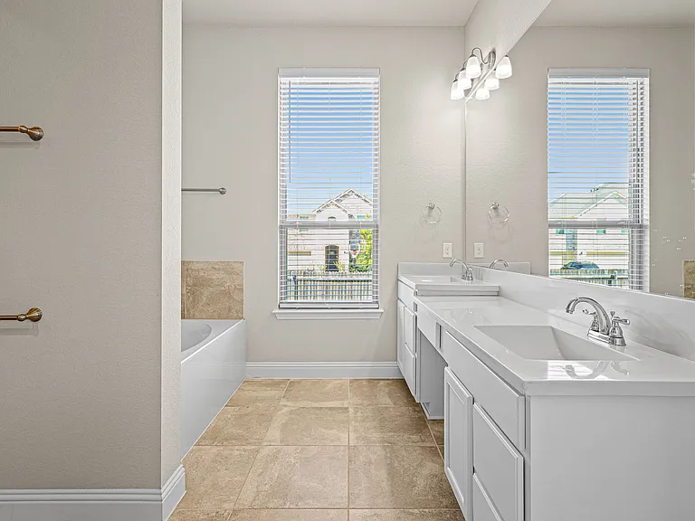 1701 Meadowleaf Ln — Photo 18