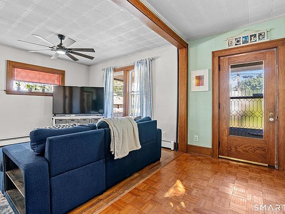 5th image of 186 Francis Street