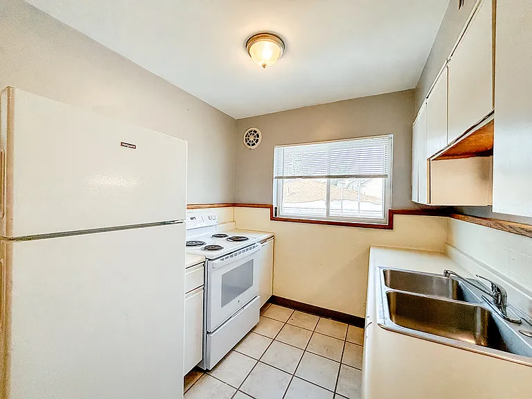 850 Overlook Ave #2 — Photo 1