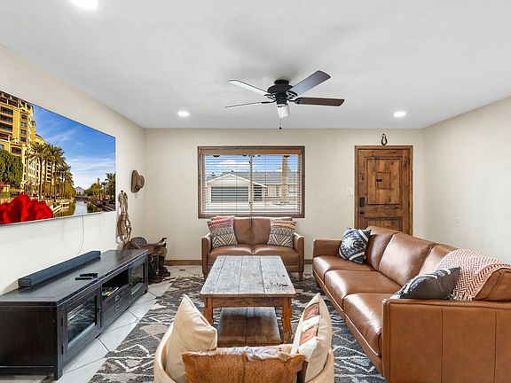 4th image of 9 E Del Rio Dr