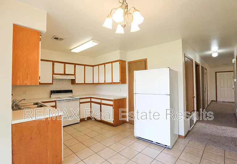 2223 W Roselawn St — Photo 10