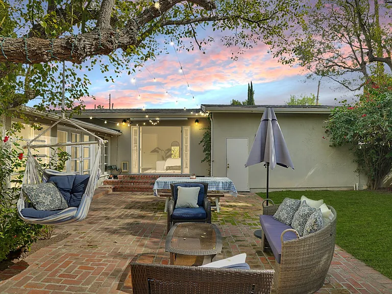 13360 Magnolia Blvd — Photo 51