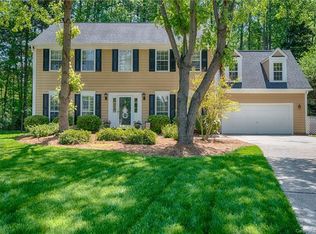 9040 Pickering Grove Ln, Charlotte, NC 28216