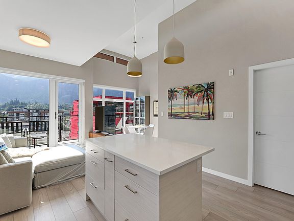 4th image of 38033 2nd Ave #616